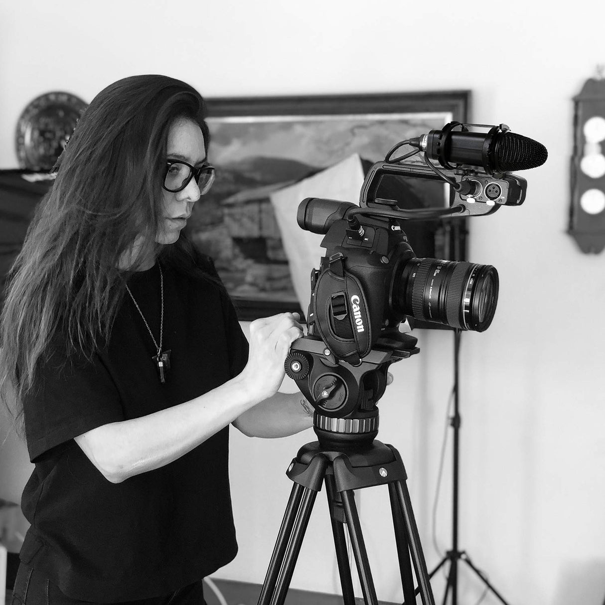 BOYA BY-C03 Camera Shoe Shockmount for Shotgun Microphones 1" to 2" in Diameter (Fits the Zoom H1)