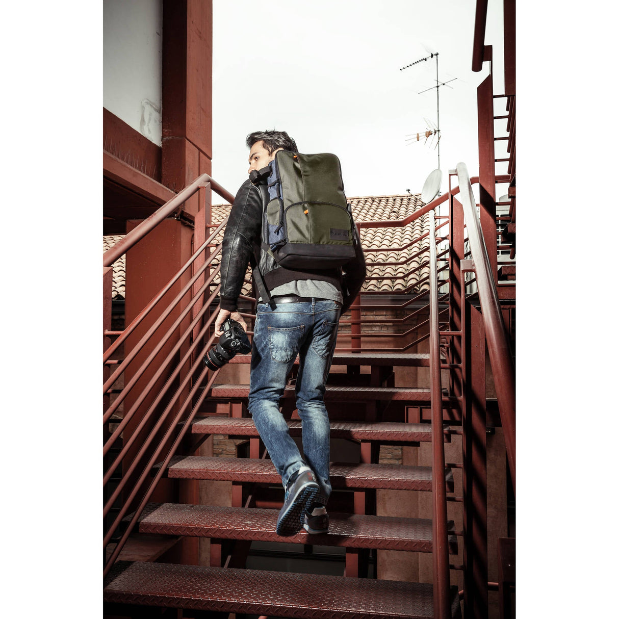 Manfrotto Street Camera and Laptop Backpack for DSLR/CSC (Green and Gray)