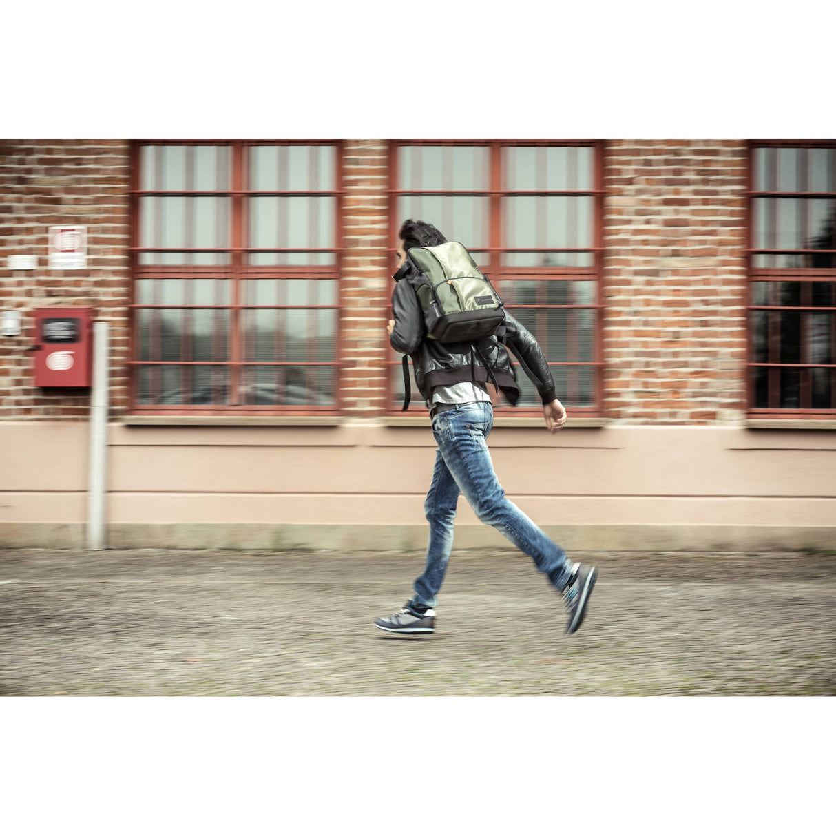 Manfrotto Street Camera and Laptop Backpack for DSLR/CSC (Green and Gray)