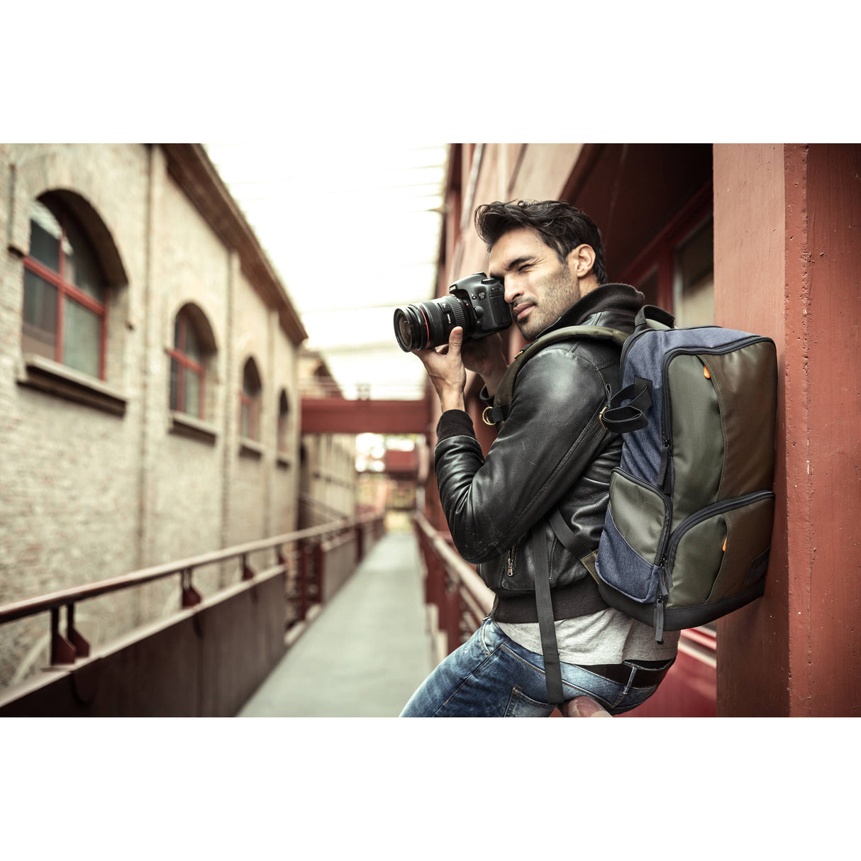 Manfrotto Street Camera and Laptop Backpack for DSLR/CSC (Green and Gray)